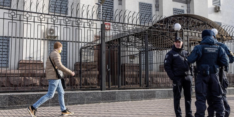 Киев расторг договор аренды земли с посольством России