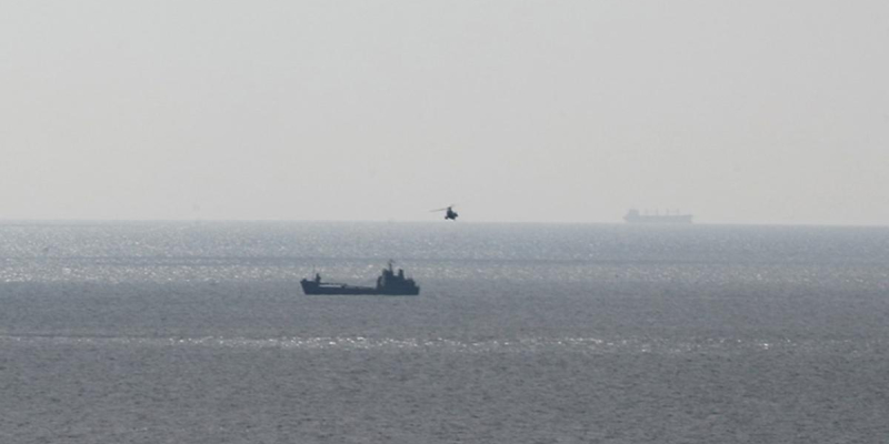 ВМС США сообщили, что иранские корабли задержали танкер в Оманском